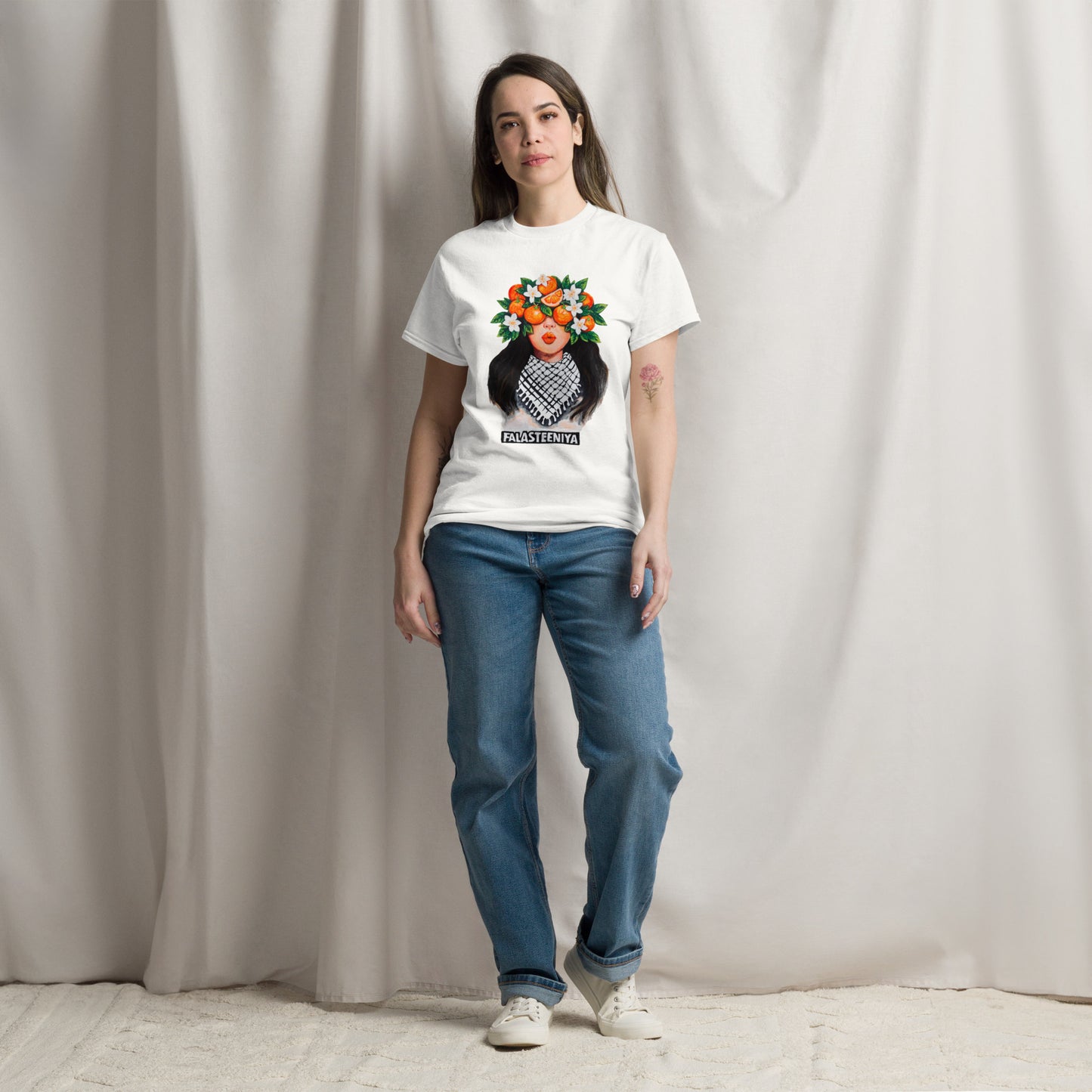 Woman classic tee with Falasteeniya print